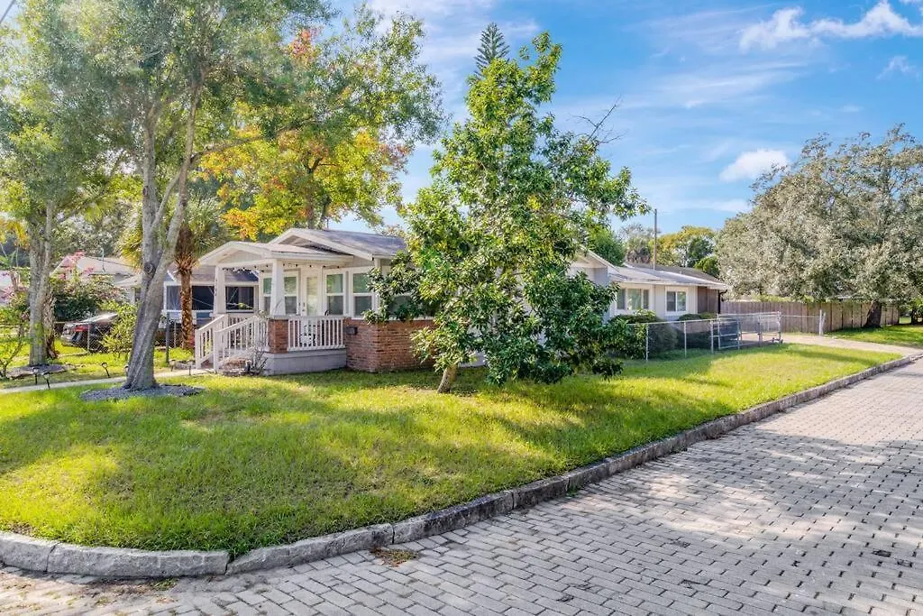 Cozy Bungalow With Patio & Grill, Private And Location Tampa