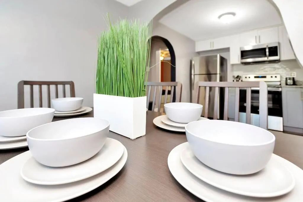 Holiday home Cozy Bungalow With Patio & Grill, Private And Location Tampa United States