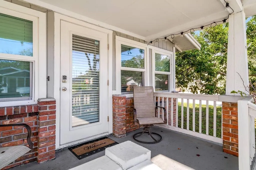 Cozy Bungalow With Patio & Grill, Private And Location Tampa United States