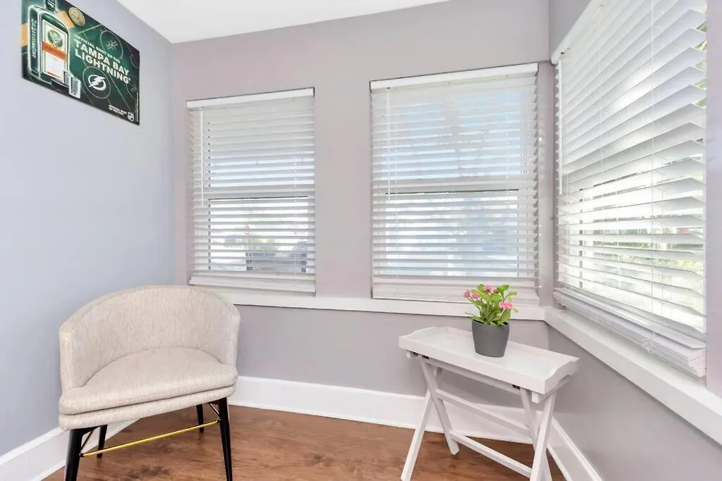 Cozy Bungalow With Patio & Grill, Private And Location Tampa 0*,