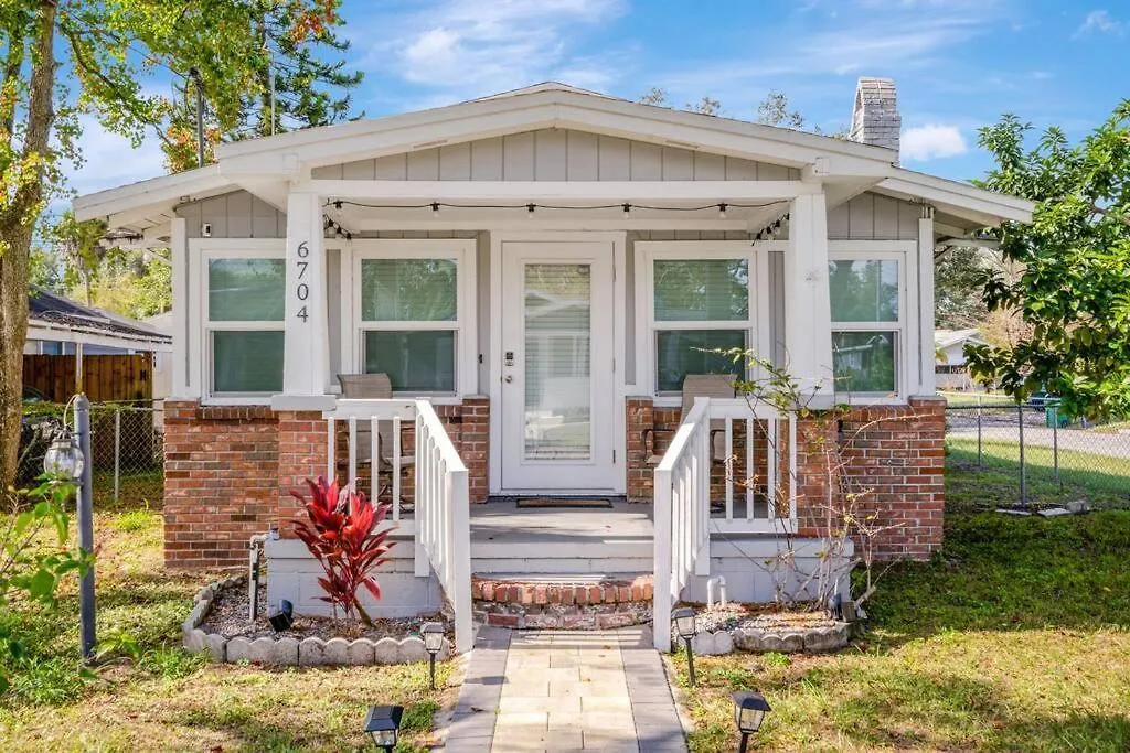 Cozy Bungalow With Patio & Grill, Private And Location Tampa