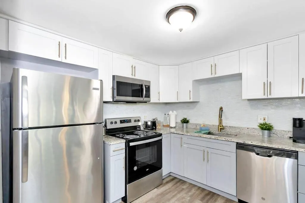 Holiday home Cozy Bungalow With Patio & Grill, Private And Location Tampa