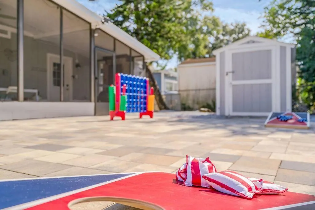 Casa vacanze Cozy Bungalow With Patio & Grill, Private And Location Tampa