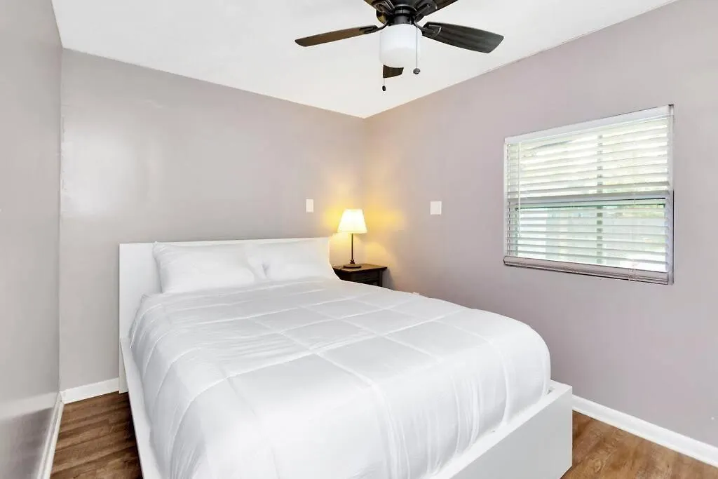 Cozy Bungalow With Patio & Grill, Private And Location Tampa 0*,  Stati Uniti