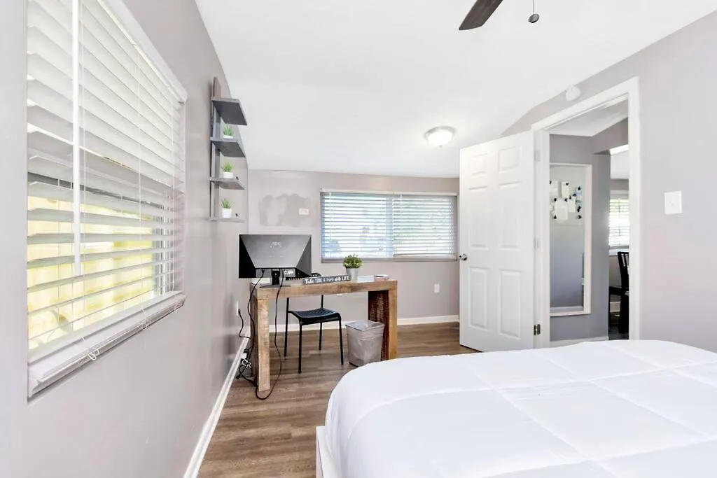 Casa vacanze Cozy Bungalow With Patio & Grill, Private And Location Tampa Stati Uniti